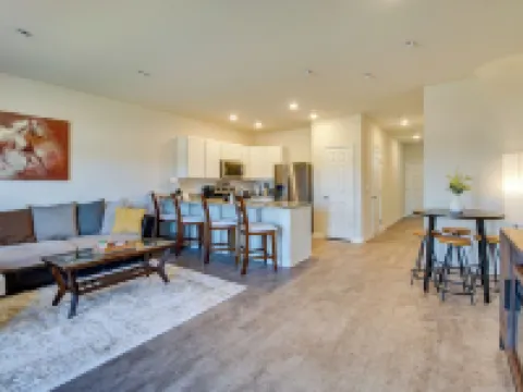 ทาวน์โฮมน่ารัก < 1 ไมล์ไปที่สวนสัตว์และถ้ำลูเรย์! โรงแรมในPage County