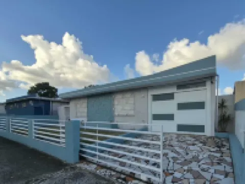 Casa Caribe w/Pool, BBQ, Game Room, Wi-Fi & Parking Hotels in Bayamon