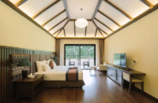 Serena Kim Boi Resort - Hoa Binh - parking