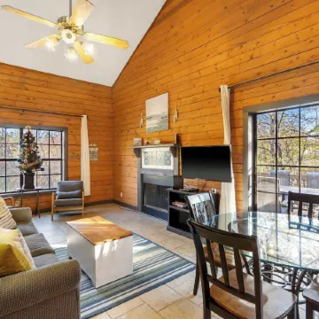 Rustic Shore Cabin Stay for 6