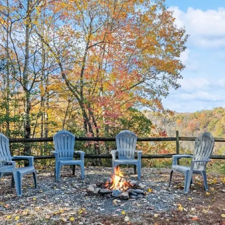 Beautiful Mountain Views with Outdoor Hot Tub & Indoor Whirl Pool!