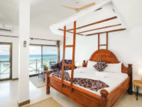 ซีนโอเบียบีชรีสอร์ท โรงแรมในนุงวี