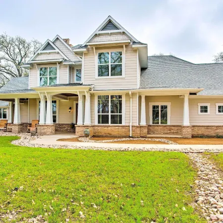 Waterfront Lake Tawakoni Home w/ Fire Pit!