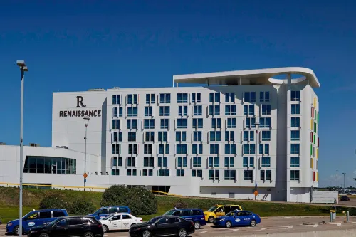Renaissance Edmonton Airport Hotel