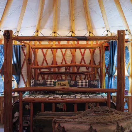 Blue yurt, out in the woods! Unplugged, you are out in nature away from it all.