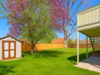 @ Marbella - Modern 4-br Retreat Chef's Kitchen Hotels in Arvada