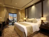 Vittori Palace Hotel and Residences Hotels near Al Rawdah