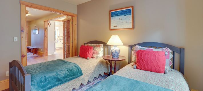 Ski-in/Ski-Out w/ Sauna in Jay Ski Peak Resort! Hotele w: Jay