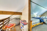 Family Roscommon Home - 3 Mi to Higgins Lake - Homestays