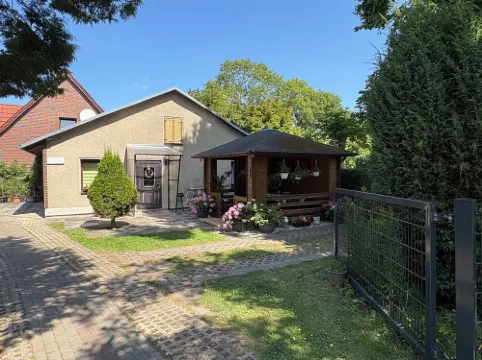 modernized cottage in Wiek Rügen quiet with covered pavilion