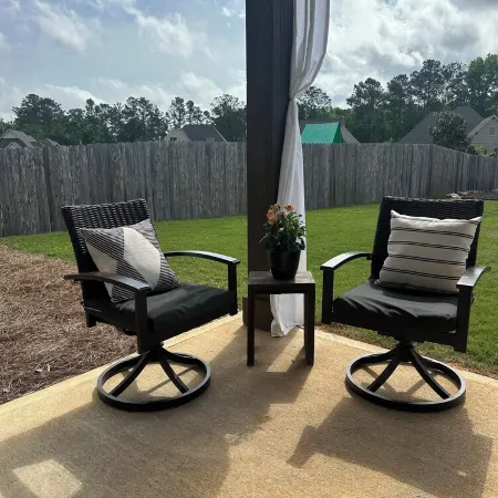 Spacious 4 Br House, w/Game Room in Auburn- 2.5 Miles from AU Stadium- Homestay