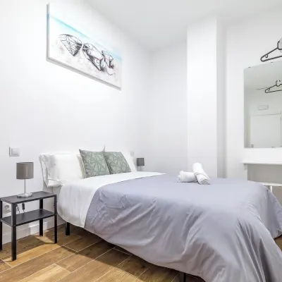 Ayz Luis Cabrera-Auto Check-in Property Hotels near Berlín Park