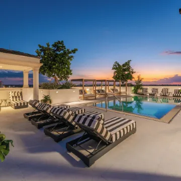 The Avenue Hotel Coral Gables Отели рядом с достопримечательностью «Венецианский бассейн»