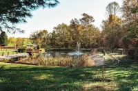 Private 5 Acres w. Pond, Hot Tub, Pet Friendly