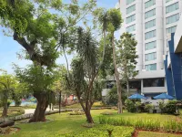 Mercure Convention Center Ancol - bar