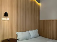 Sugih Waras Family Homestay Hotels in Junrejo