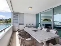 Peninsula Airlie Beach Hotels in Cannonvale