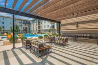 Landing Spectacular 1bd, Courtyard