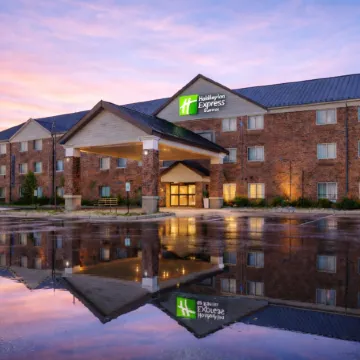 Holiday Inn Express & Suites ST. PAUL - WOODBURY by IHG