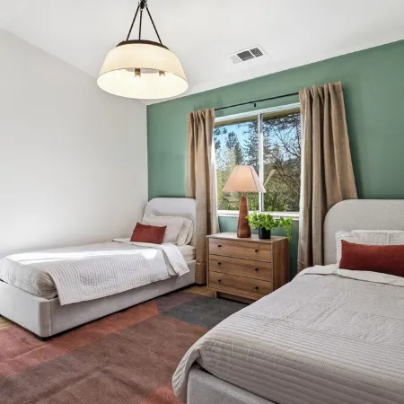 Yosemite Getaway! Stylish 2Br Near South Gate