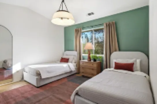 Yosemite Getaway! Stylish 2Br Near South Gate