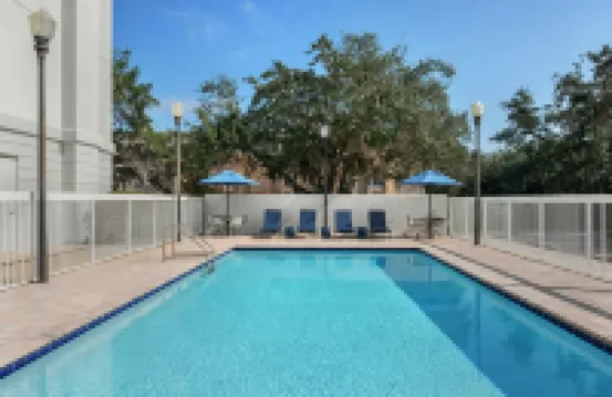 햄프턴 인 리스버그/타바레스