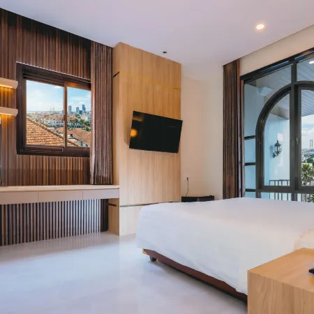 Front One Hotel Mesir Surabaya