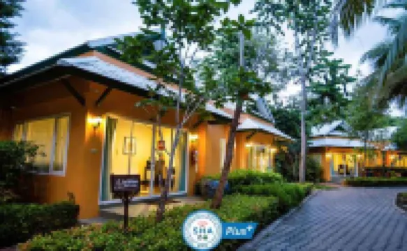 บ้านอัมพวา รีสอร์ท แอนด์ สปา