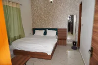 Hotel Jr Palace- Near Toran Dwar and Free Parking