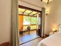 Holiday Beach Hotel Hotels in Diana