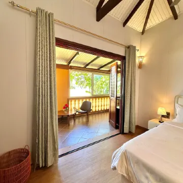 Holiday Beach Hotel