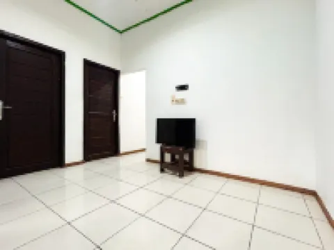 RedDoorz at Pondok Alief near Pantai Ujung Genteng 3 Hotels in Ciracap