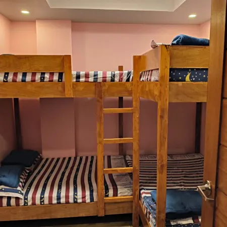MEEK'S VILLAS TRANSIENT HOUSE