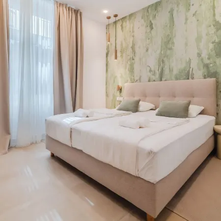 Apartments & Rooms Flowers