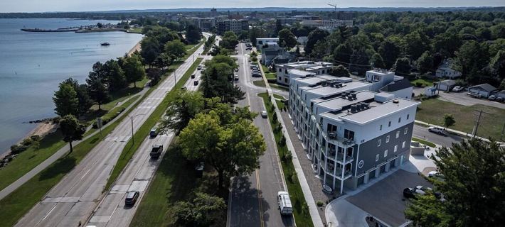539 Bay St ⁀➷ 3Bdr Lake View Penthouse Condo on West Bay ➠ 401W トラバースシティのホテル