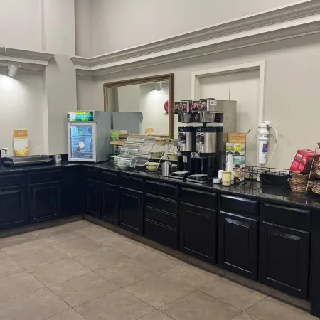 Days Inn & Suites by Wyndham Festus