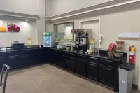 Days Inn & Suites by Wyndham Festus - breakfast