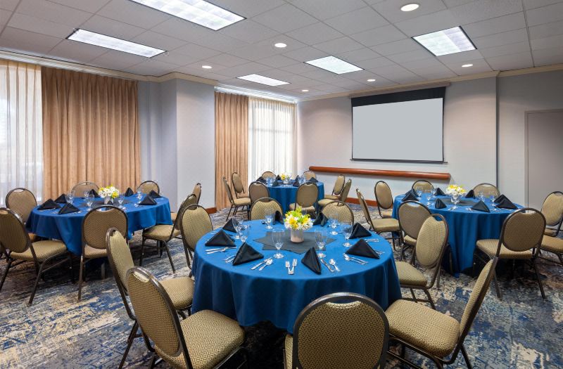 Hampton Inn & Suites Kansas City-Country Club Plaza photo 5