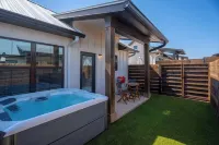 Ethel's Digs with Hot Tub