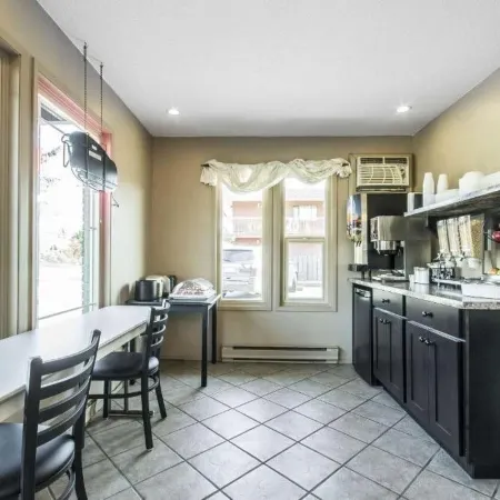 Courtyard Inn Vernon