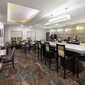 La Quinta Inn & Suites by Wyndham Kyle - Austin South