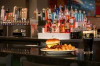 Hilton Garden Inn Hutchinson - Bar