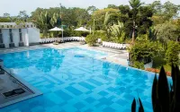 The Emirio Hotel & Cottage