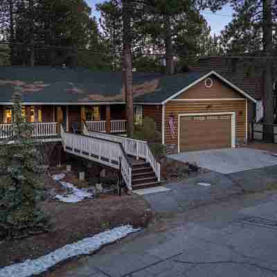 Pinehaven Retreat by Avantstay Hot Tub + Firepit + Games + Sun Room Minutes to Slopes & Lake Hotel Exterior