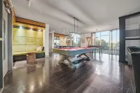 Stylish 2BR w Pool Pet-friendly Unit 13 - Huoneistot