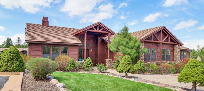 Hike & Explore: Show Low Gem w/ Deck & Grill! Hotels in Show Low