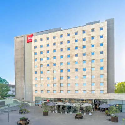 Ibis Santiago Las Condes Hotels near Araucano Park