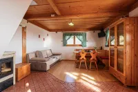 Vineyard Chalet Hansel and Gretel - Happy Rentals - balcón