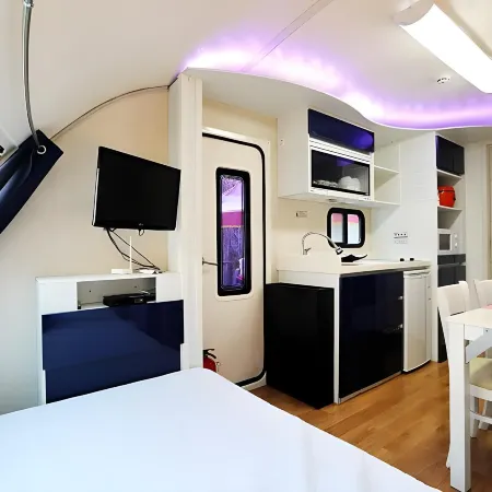 Pocheon Sanjeong Hosoo Glamping Отели рядом с достопримечательностью «Библиотека «Кальмаль»»