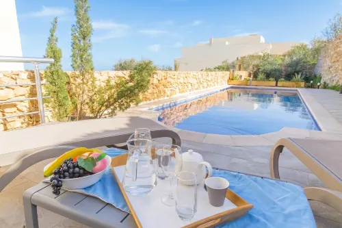 Ta'Siku Gozitan Villa Pool & Hot Tub - Happy Rentals - Pools